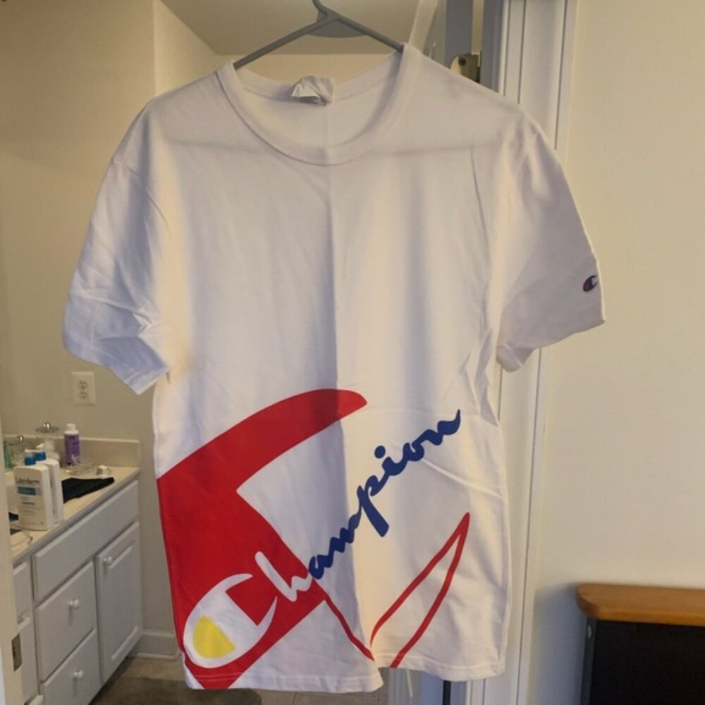 NEVER WORN Champion shirt